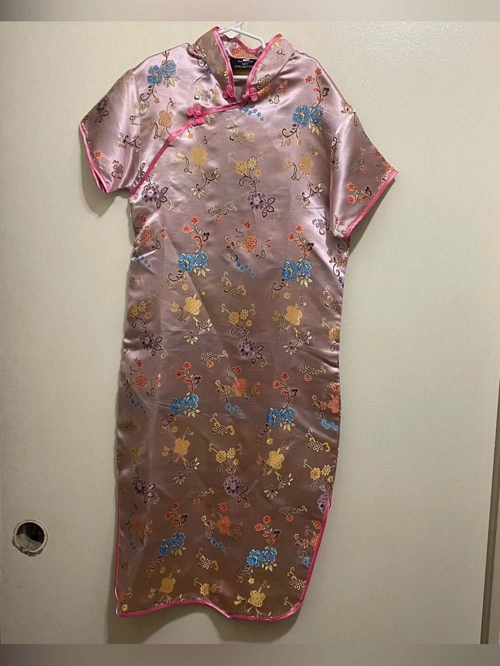 Girls Dress Size M 8 Chest 30” Chinese Cheongsam Pink Satin Floral Embroidery